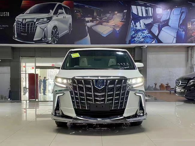 丰田埃尔法蒙娜丽莎一黑一白您喜欢哪款