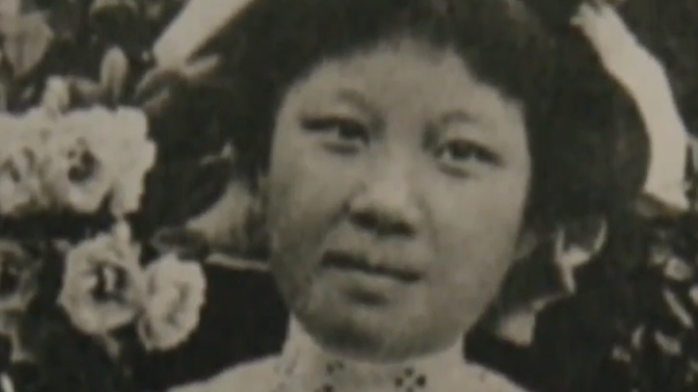 十一岁的宋美龄初到斯理安女子学院时，就表现出了优秀的艺术天赋