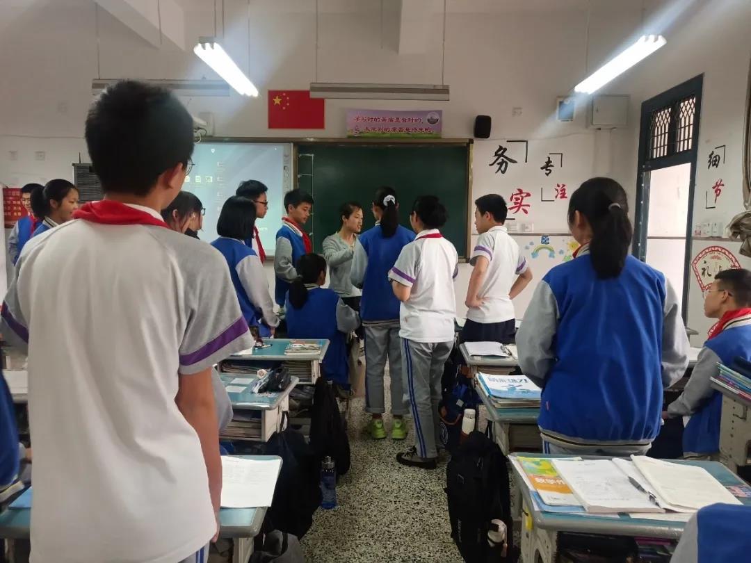 这两天，浙江省的孩子们都在忙着研究诗词……