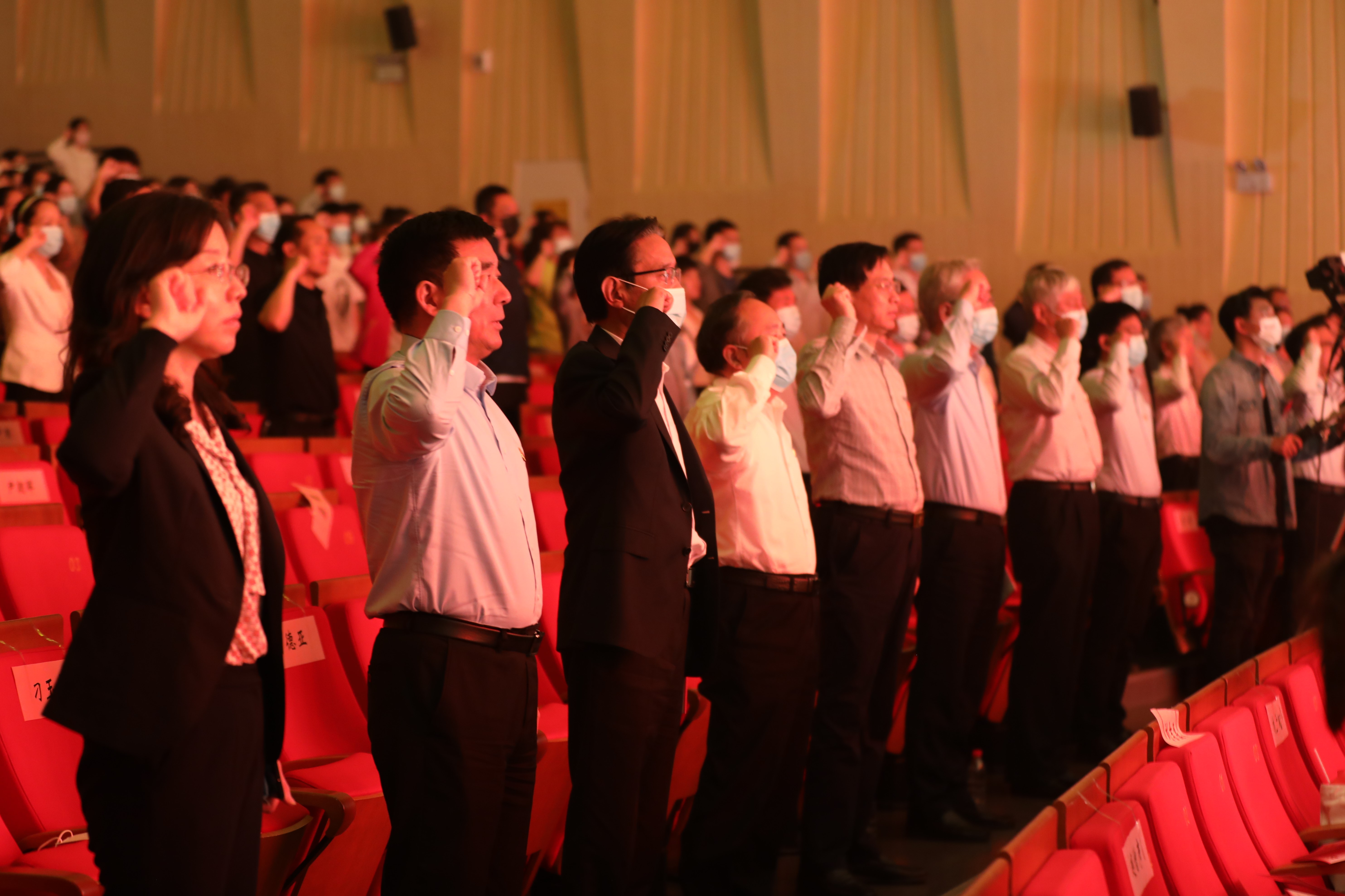 学生齐上阵 彰显“文艺范儿” 河南这节舞台思政课疯狂获赞