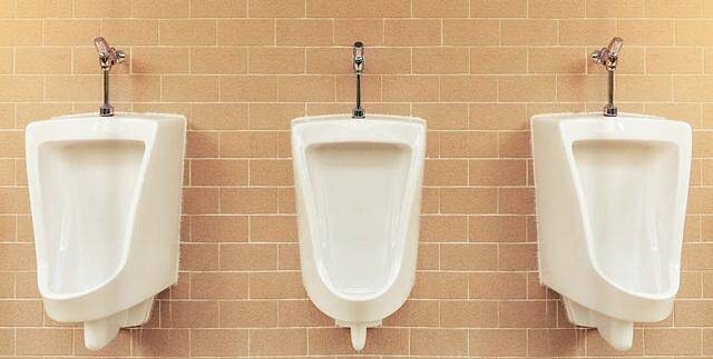 排尿出现困难,也就是我们生活中说的尿尿尿不出来了,根据患者不同的