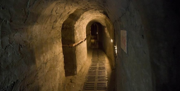 老兵:炸药包都很难炸开