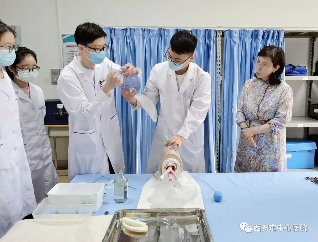 西安市中心医院组队参加西安医学院首届实习生临床操作技能比赛