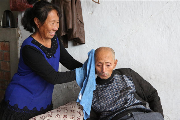 明水县双兴镇刘凤杰家庭荣获全国"文明家庭"荣誉称号