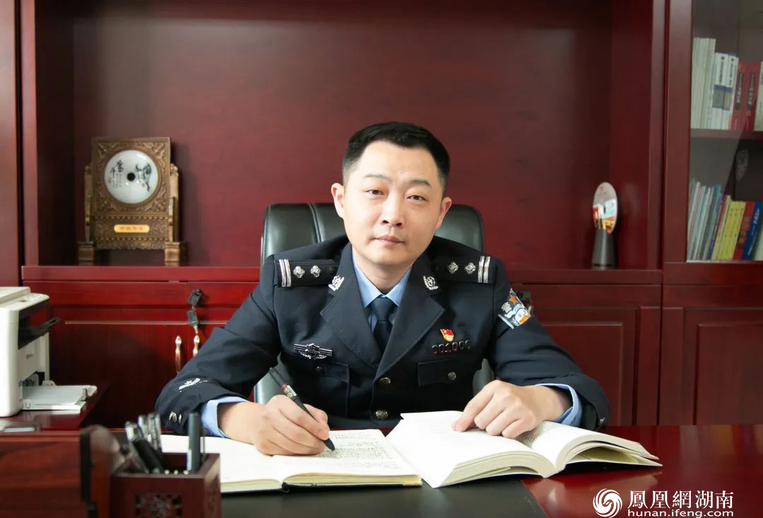 全国公安英模刘毅刚：诠释“新时代高速安全卫士”形象