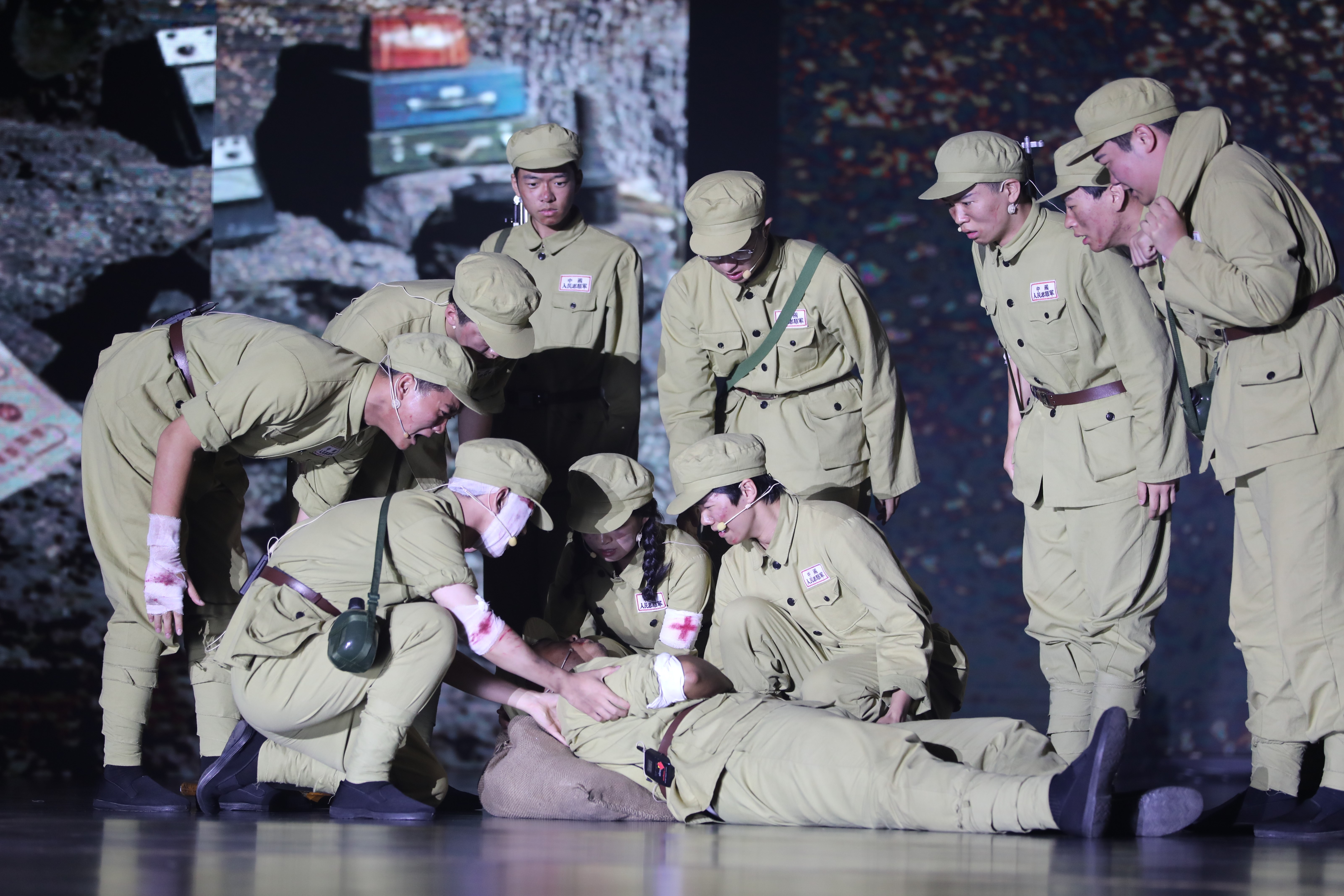 学生齐上阵 彰显“文艺范儿” 河南这节舞台思政课疯狂获赞