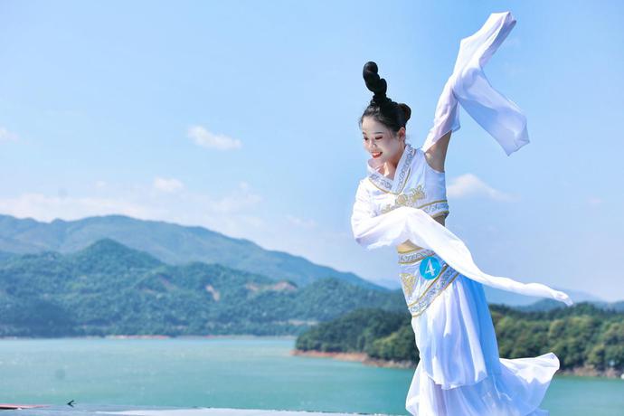 选手在比赛中。