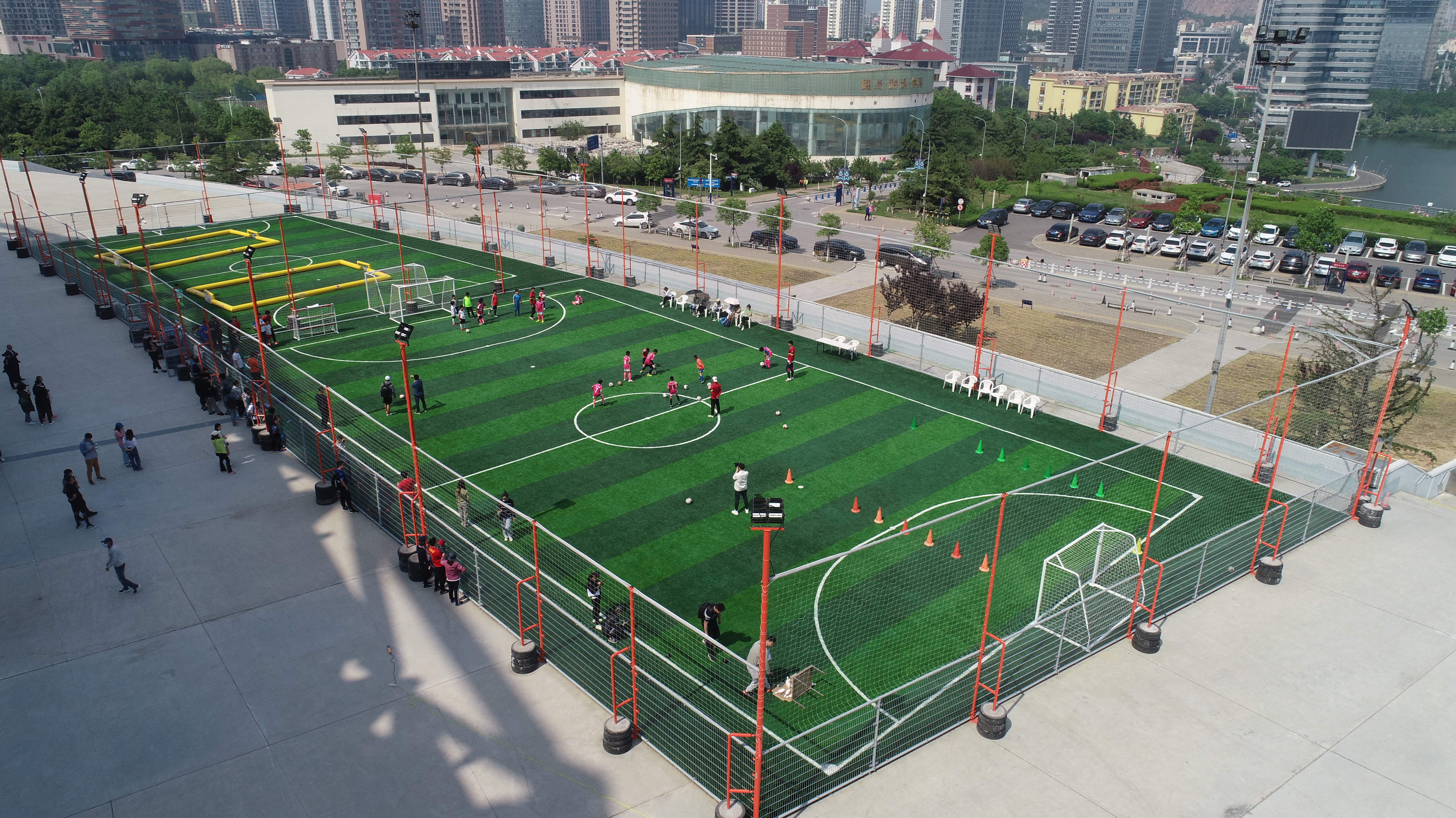 青岛国信文体乔伦足球公园盛装开业
