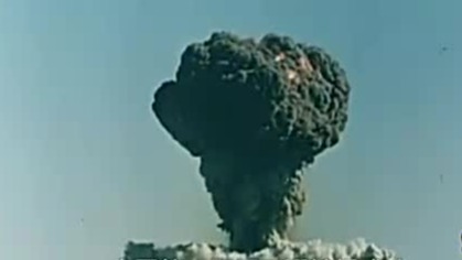 1964年中国第一颗原子弹试爆成功，此前中国共进行了45次试爆任务