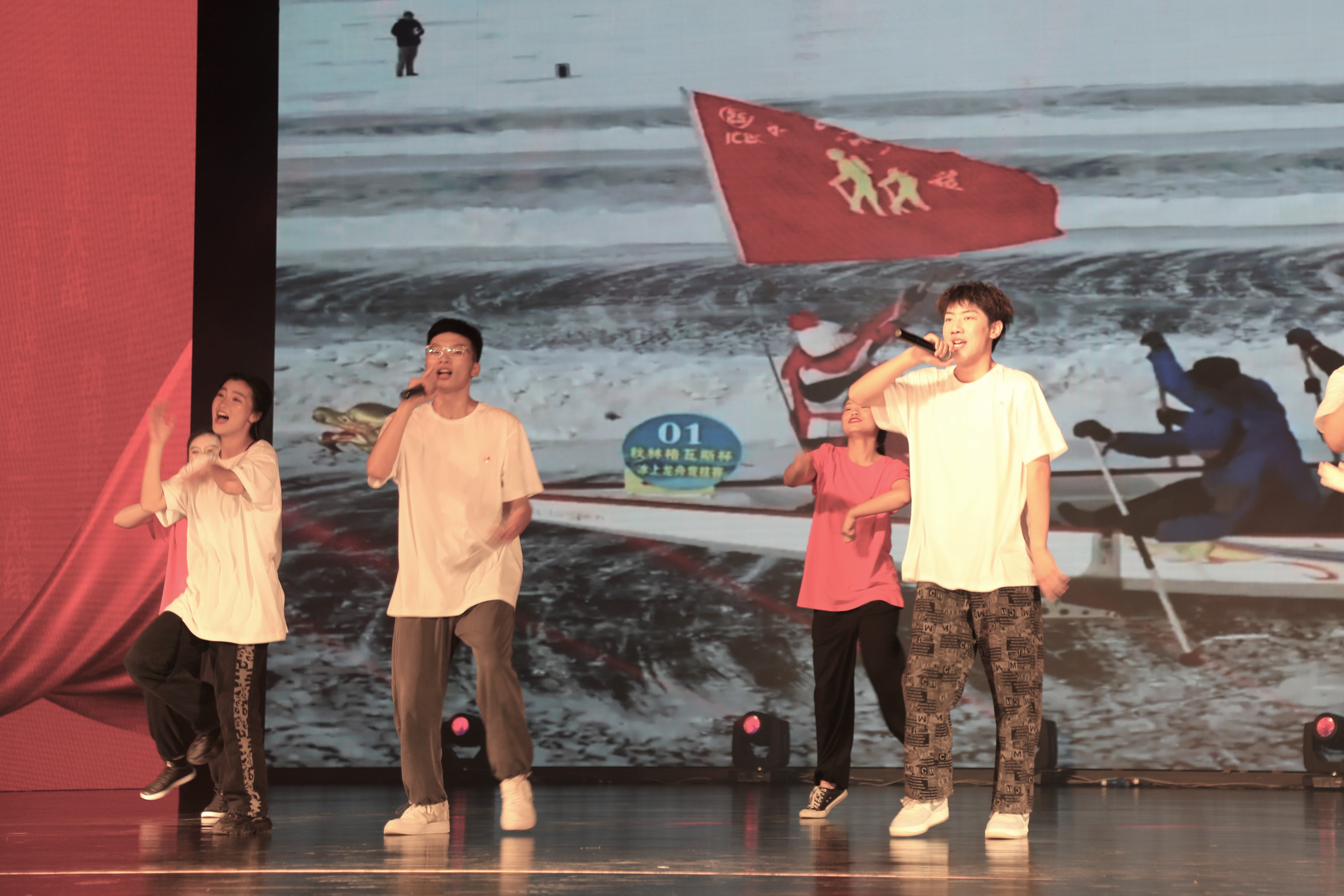 学生齐上阵 彰显“文艺范儿” 河南这节舞台思政课疯狂获赞