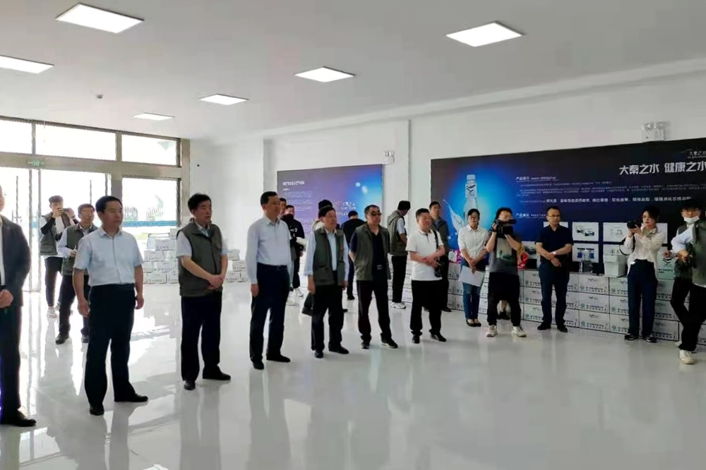 三十余家主流新闻媒体走进“大秦之水”生产基地
