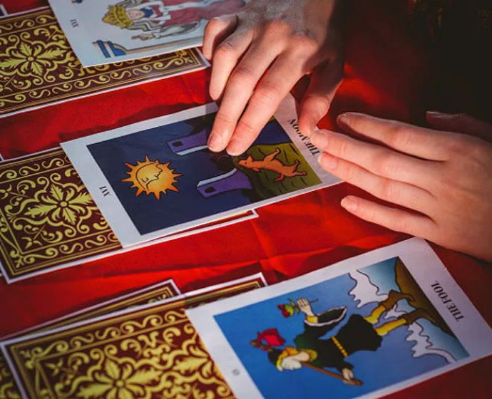 这届年轻人追求“玄学”路子野