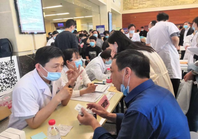 本次大型义诊活动的坐诊专家团队特邀了肥胖诊疗中心省级专家燕树勋