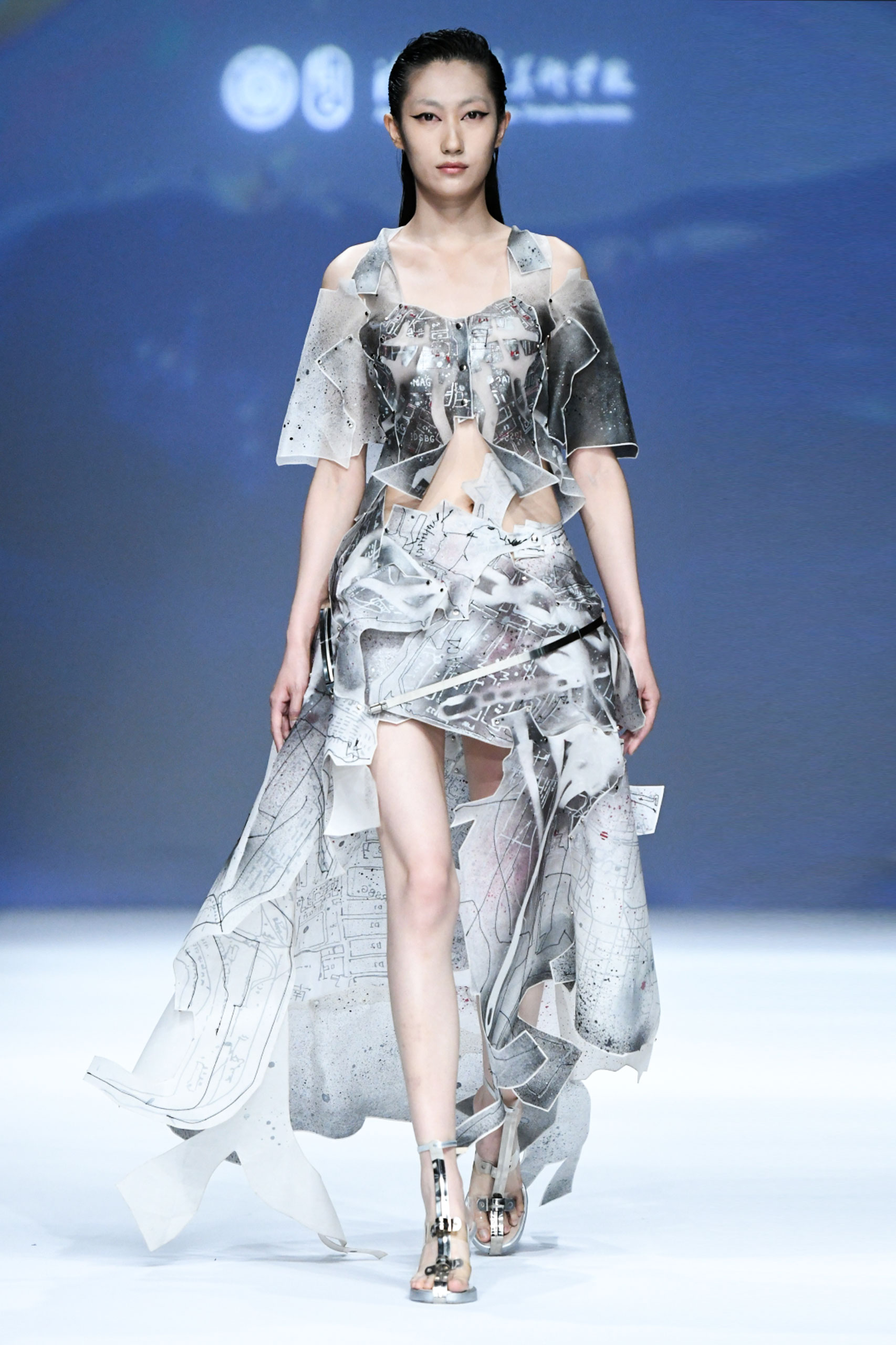 "推门者"—2021清华美院服装与服饰设计毕业作品精彩发布