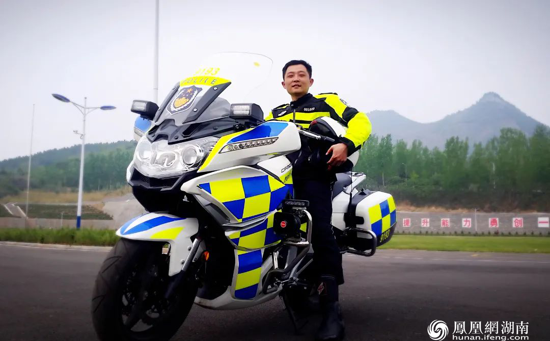 全国公安英模刘毅刚：诠释“新时代高速安全卫士”形象