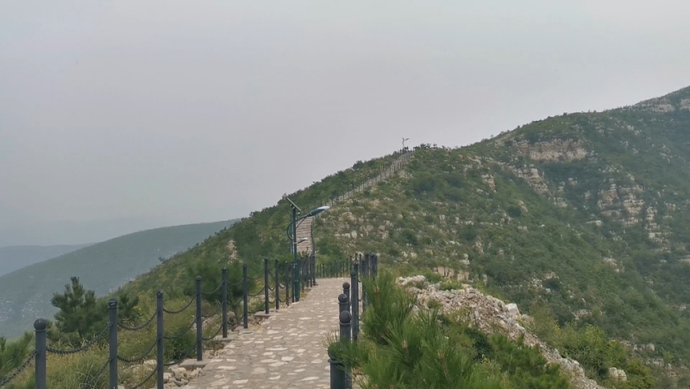 图为段甲岭镇蒋福山风景