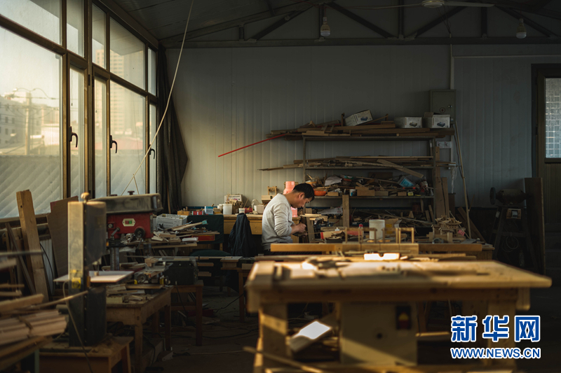 图为传习所工作室内景一隅