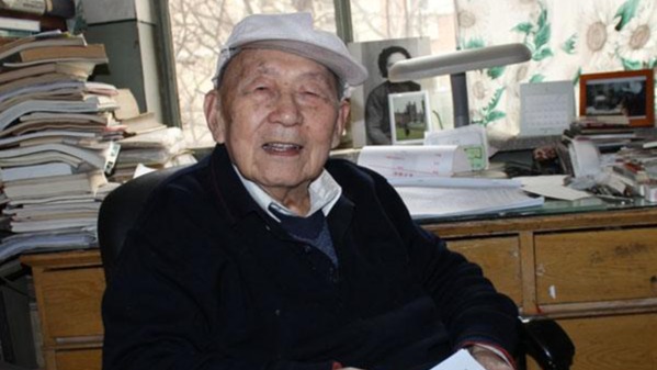 艰辛的回家路程！何兆武为躲避日本人携全家回到湖南