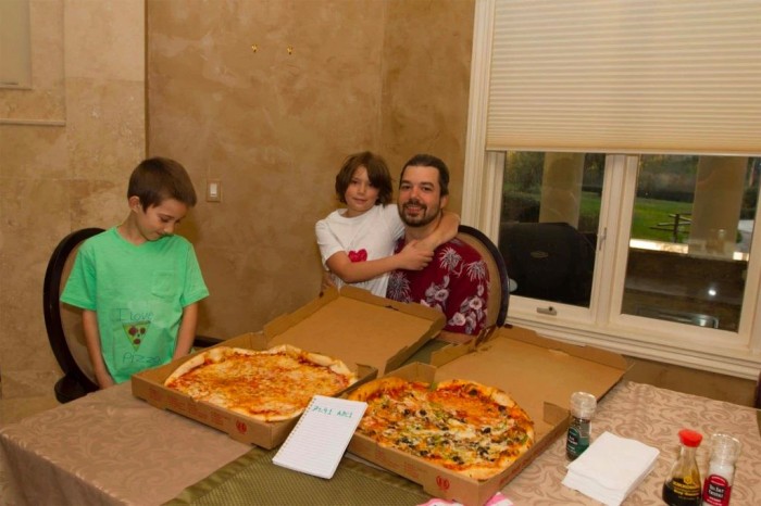 10 年前，他用 10,000 个比特币换了 2 个披萨，现在价值 3.65 亿美元