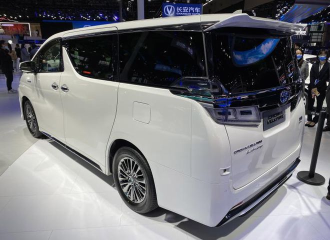 加入皇冠家族丰田皇冠威尔法双擎车型