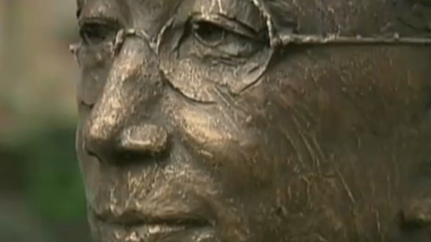 胡适从小就聪明好学，早先接受的也是传统儒家思想的熏陶