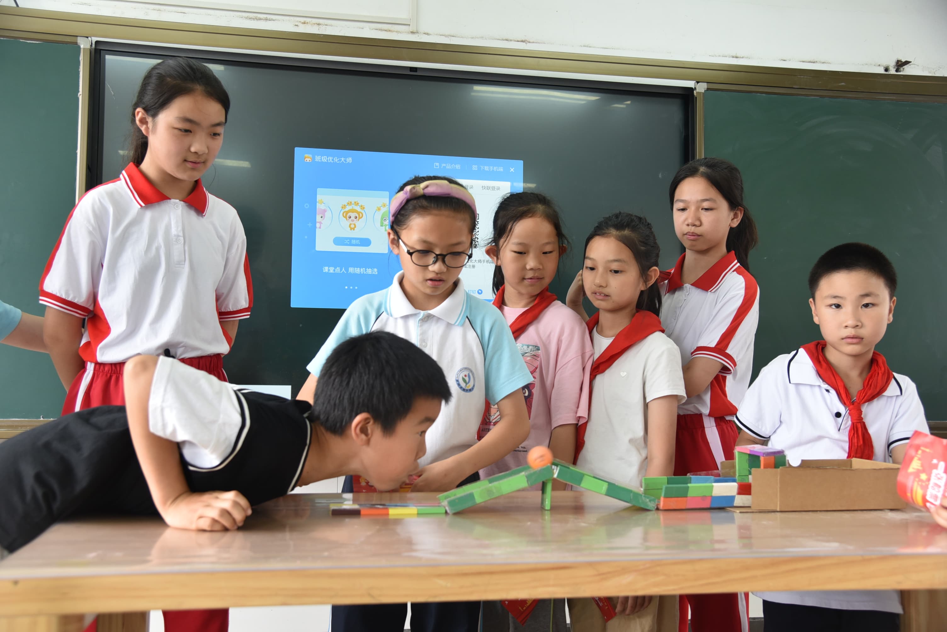 “一张船票·游历百年”杭州市西子湖小学这个创意游戏节带你一起学党史啦