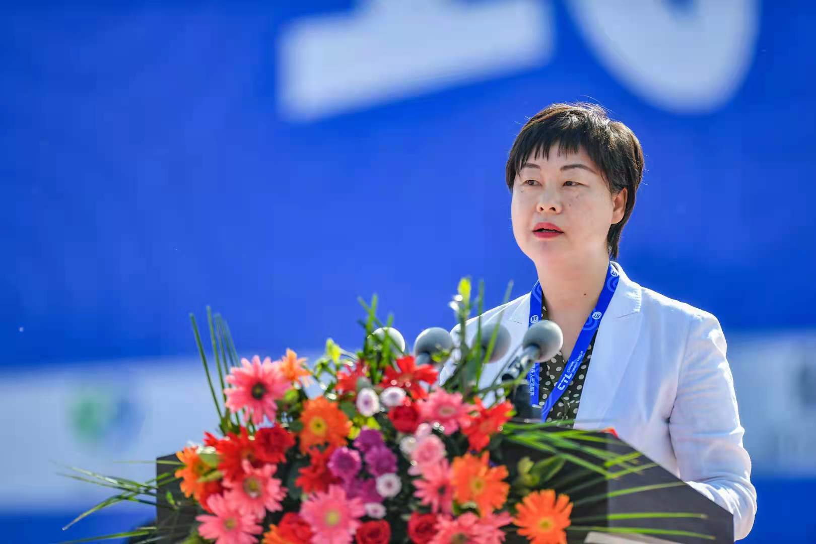 中国铁人三项联赛在睢县开幕，近700“铁人”激战北湖