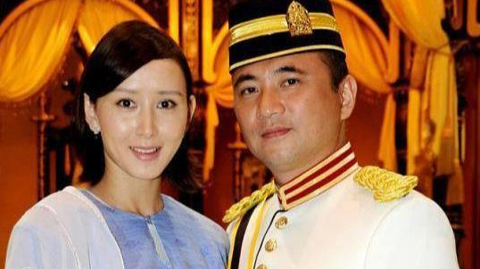 不一样的地域风情！胡静与富豪老公在异国举行结婚仪式