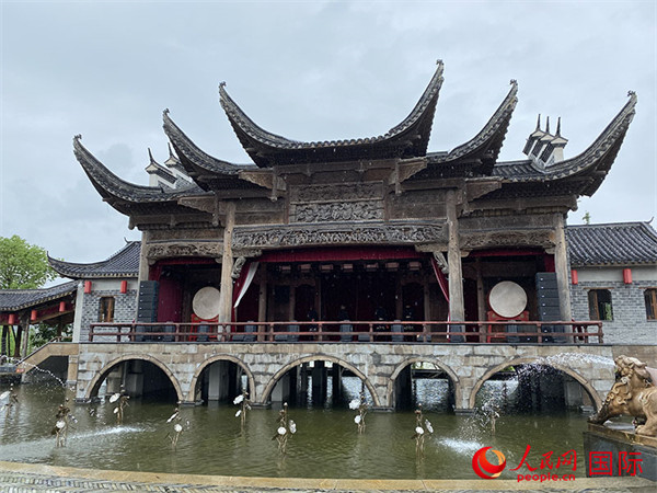 考亭古街大戏台。人民网 吴思萱 摄