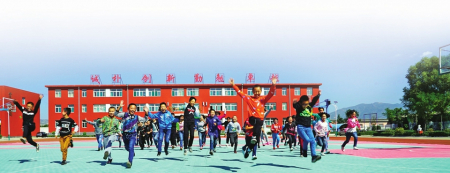 阳曲县首邑学校的幸福生活。