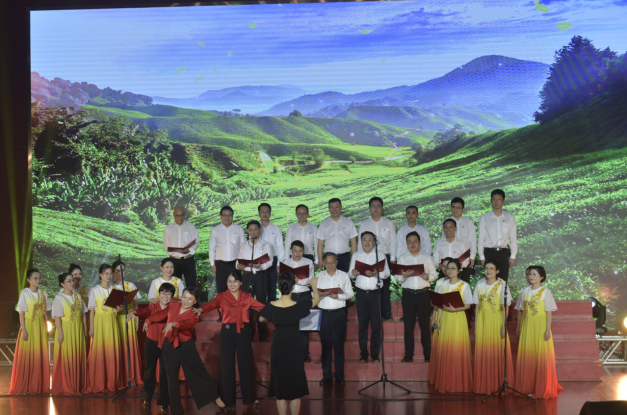 江西工贸职院举办庆祝中国共产党成立100周年教师组合唱比赛
