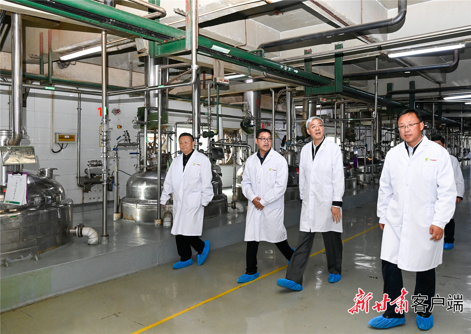 尹弘:因势利导 做大做强特色优势产业