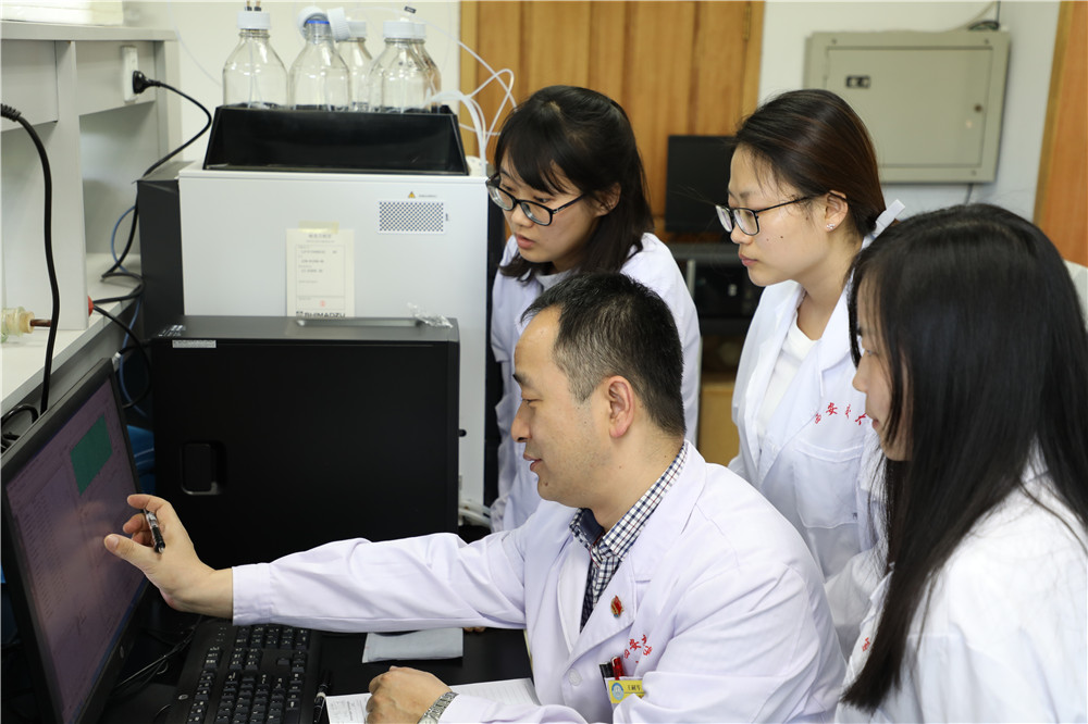 探索永无止境 用努力守护百姓健康生活——记西安市青年科技人才奖获奖人员王嗣岑