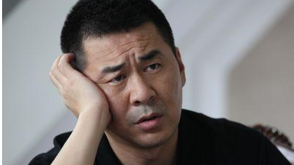 陈建斌自曝英文水平差，在异国跟司机交流完全靠手机