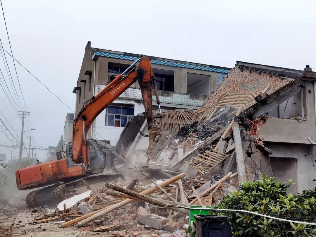 台州高铁新区两纵四横道路关键节点拆房1800平方米