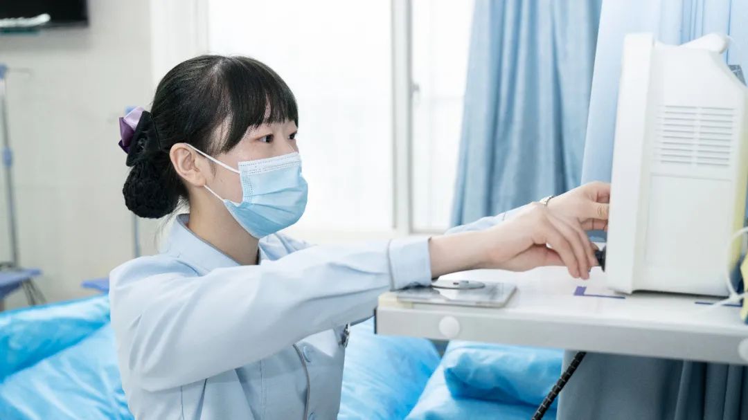 急诊发光检查什么西安市大兴医院杨妮:外柔内刚的“发光女孩”-上海聚慕医疗器械有限公司