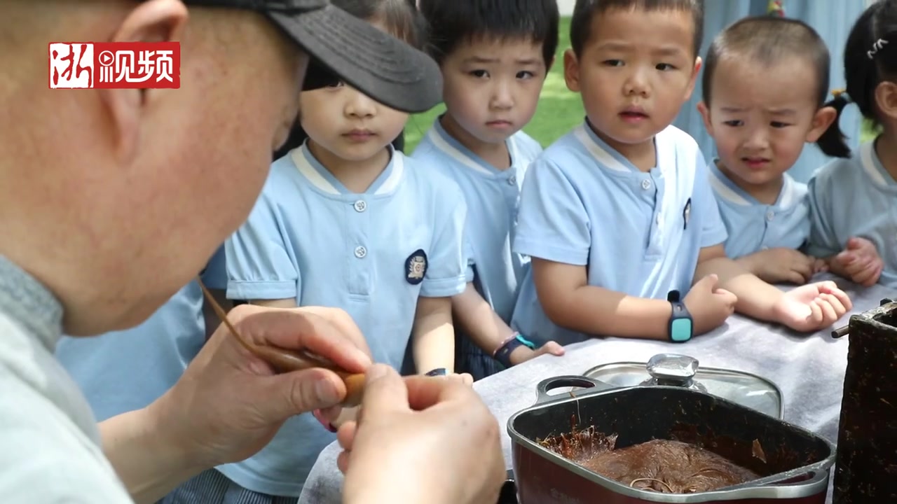 吹糖人捏泥人 这里的孩子“六一”过得有点不一样