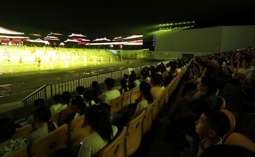 “六一”特殊课堂 China大型实景演出让陶瓷文化变得触手可及