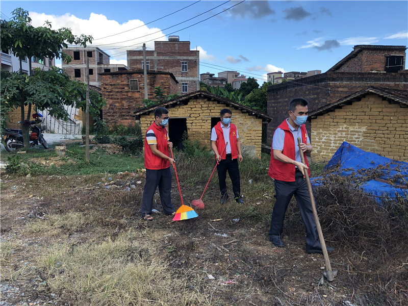 化州市委老干部局组织走访慰问特殊困难离休老干部遗属__凤凰网