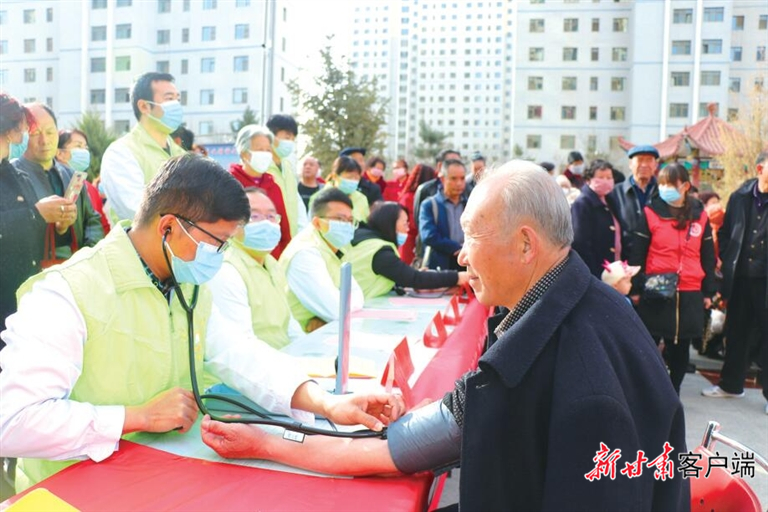 武威市人民医院开展义诊活动