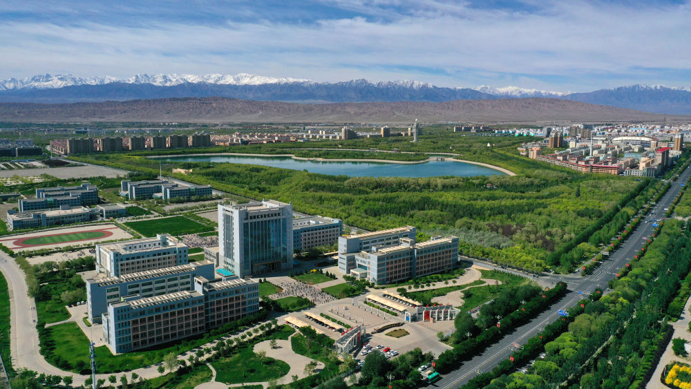 嘉峪关市甘肃钢铁职业技术学院 雷昉谕 摄