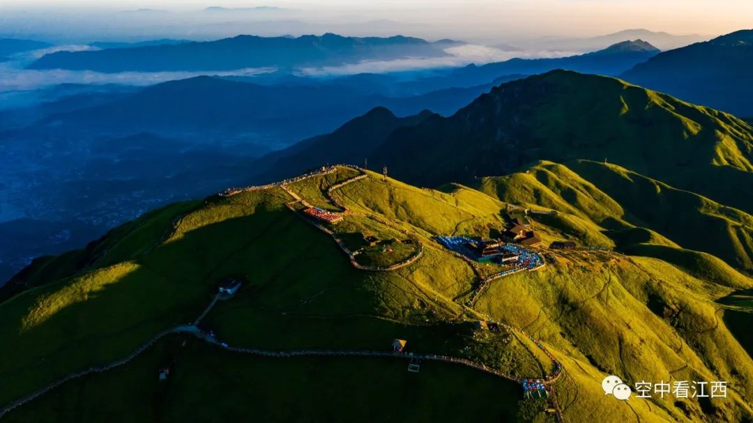 武功山日出日落云海翻腾 风景绝美宛如仙境