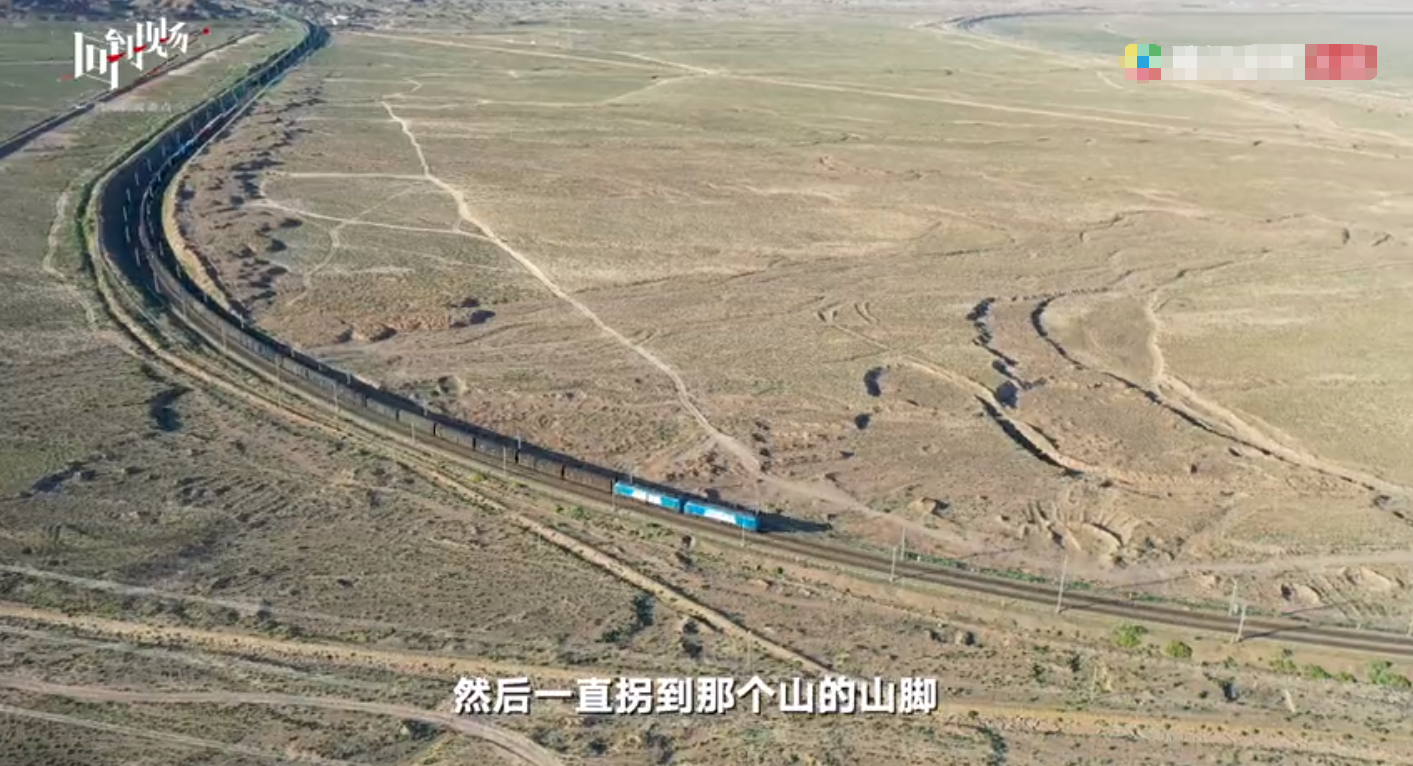 探访兰新线列车与施工者相撞现场：事发于巨大拐弯 火车会提前鸣笛提醒