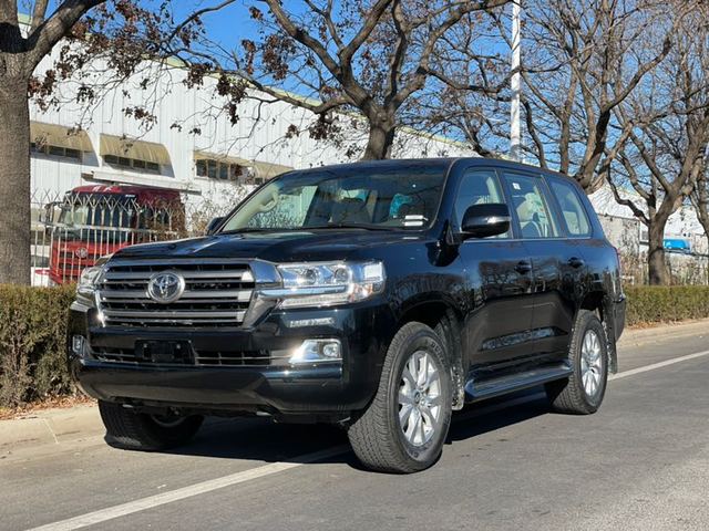 20款丰田陆巡5700全款多少钱 包牌包税