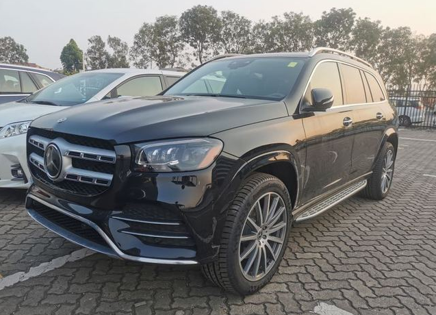 奔驰gls450清关完成国六现车随时提