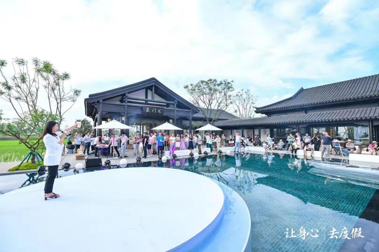 度假春风里，田园更可期—— 蓝城沐春风度假村服务中心现已绽放_凤凰网房产_凤凰网