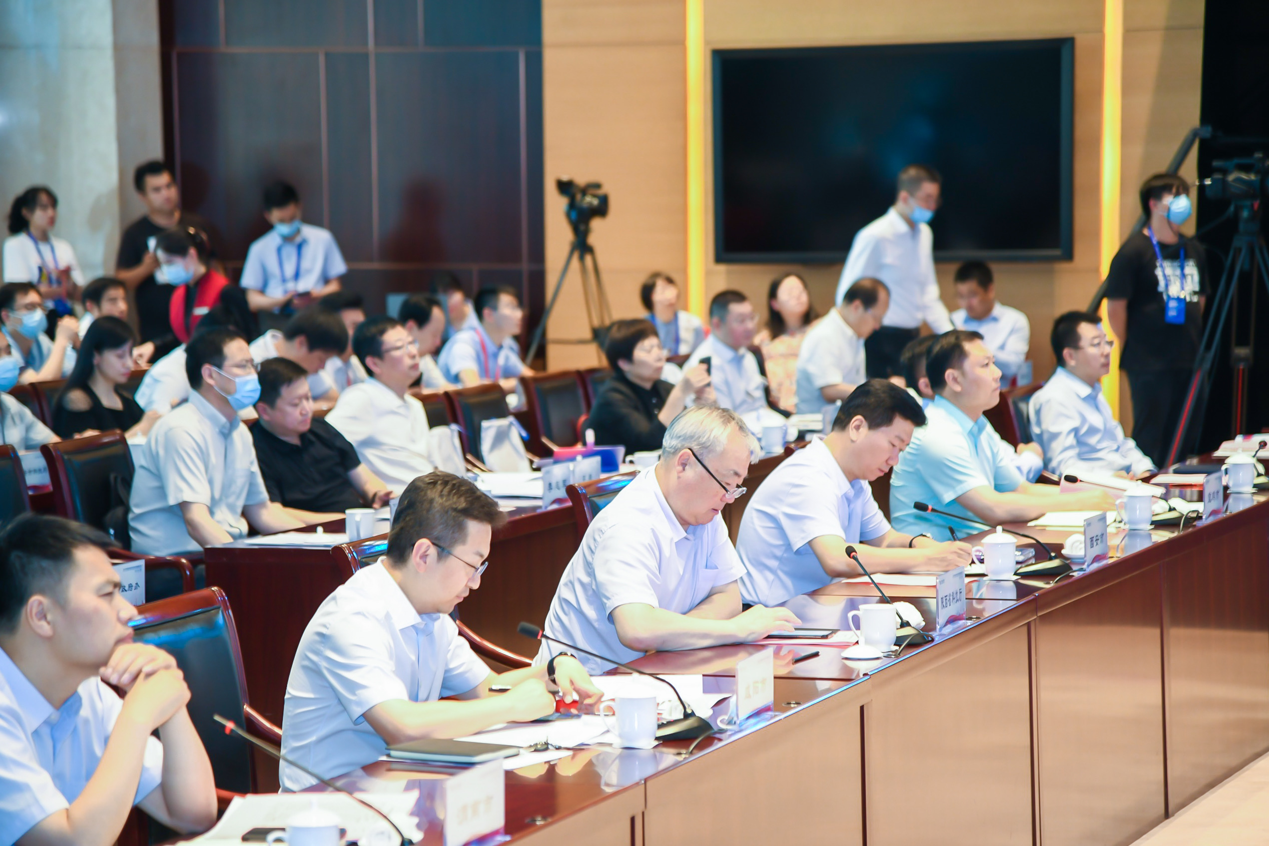 关中平原城市群协同创新发展圆桌论坛在西安举行