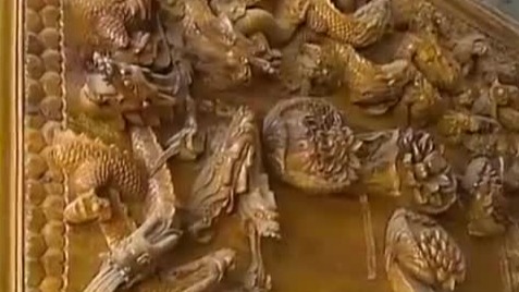 妻子提议把木雕卖了，刚说出口就遭到丈夫曹永文的喝斥