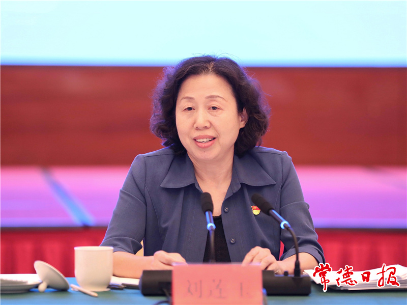 6月8日上午， 省人大常委会党组书记、副主任刘莲玉讲话。裴维维 摄