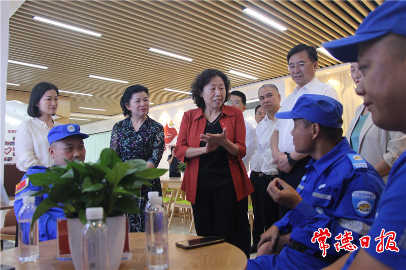 6月7日下午， 省人大常委会党组书记、副主任刘莲玉一行在石门县新时代文明实践中心调研。李张念 摄